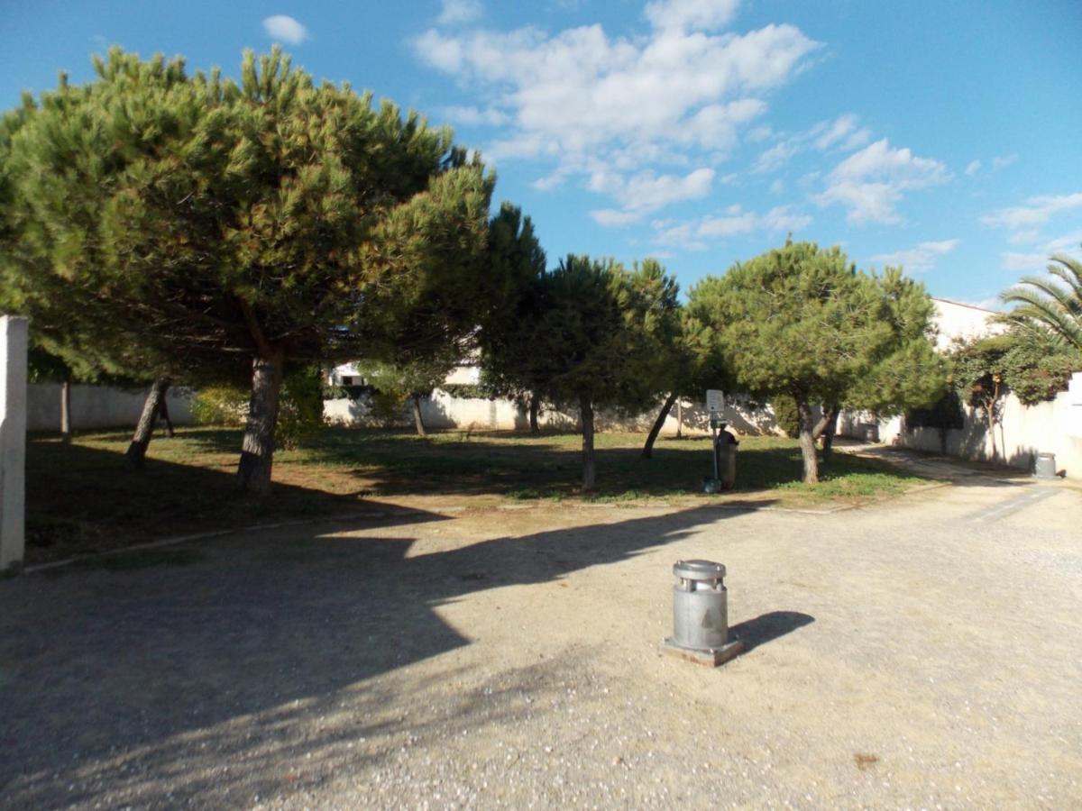 Les Amandines Villa Agde Exterior photo